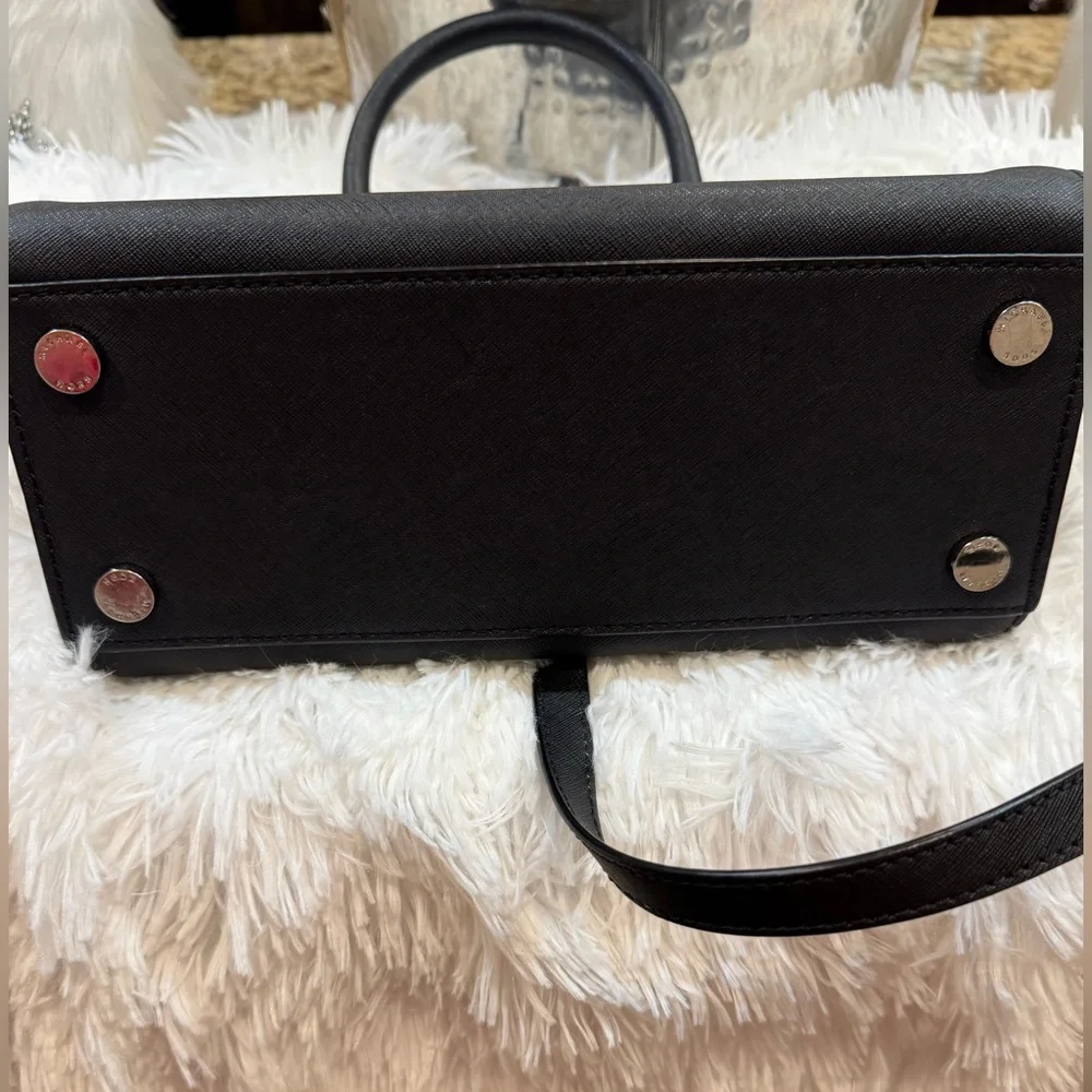 Modern Black MICHAEL Michael Kors Selma Grommet Medium shoulder, crossbody bag - Picture 4 of 16